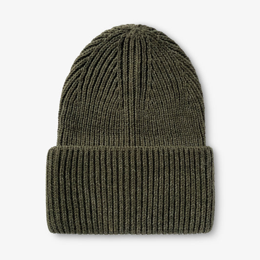 Mossgrön reflexmössa i Polylana®-garn sedd framifrån.