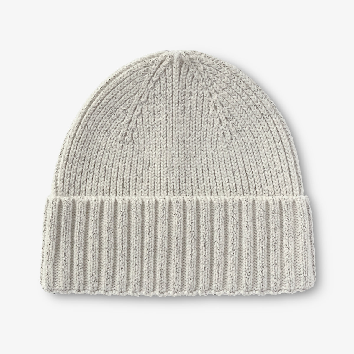 Beige sotarmössa i Polylana®-garn, sedd framifrån